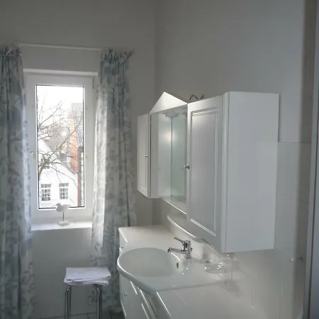 Marina Cux קושהאבן